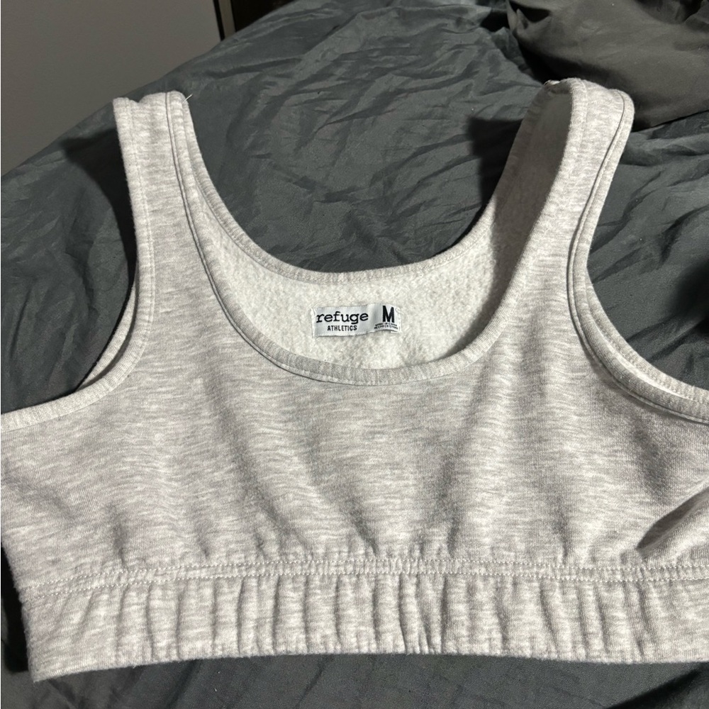gray crop top